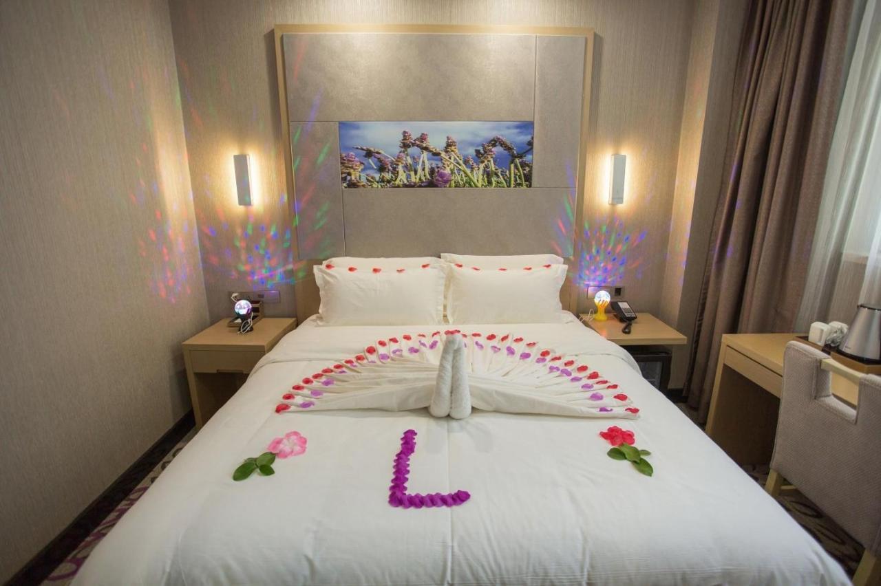 Lavande Hotels Heze Changjiang Road Wanda Plaza Экстерьер фото